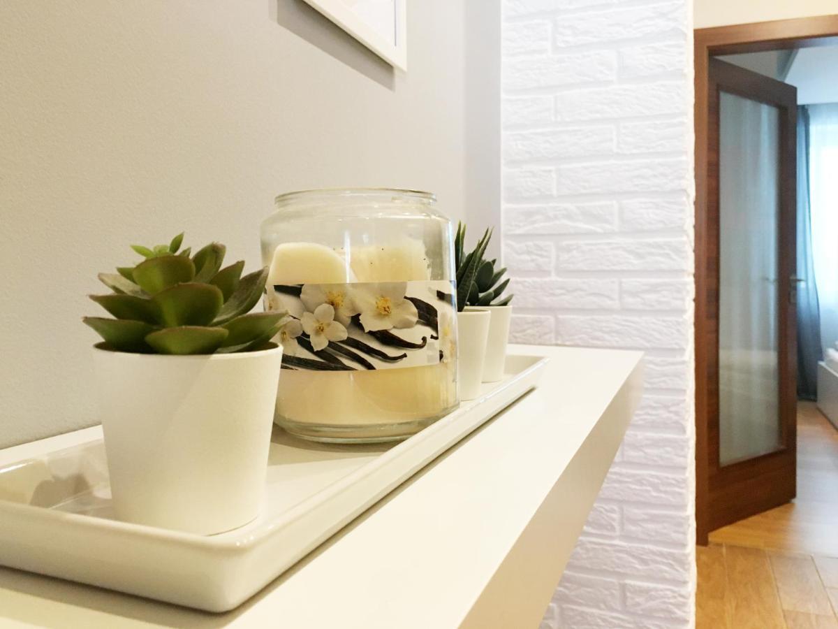 2Br Apt With Free Garage Parking, Close To The Historic Centre Братислава Екстер'єр фото