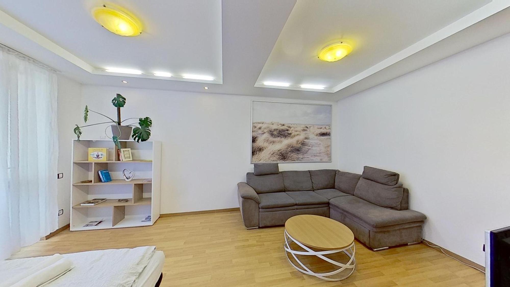 2Br Apt With Free Garage Parking, Close To The Historic Centre Братислава Екстер'єр фото