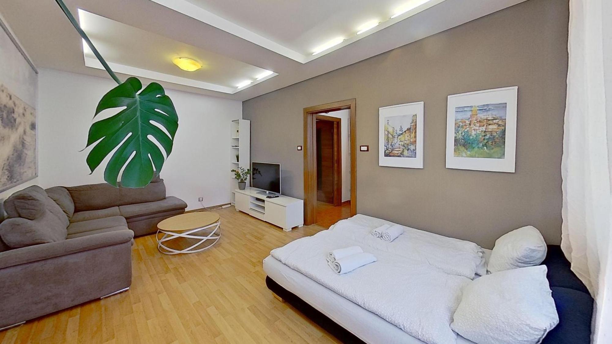 2Br Apt With Free Garage Parking, Close To The Historic Centre Братислава Екстер'єр фото