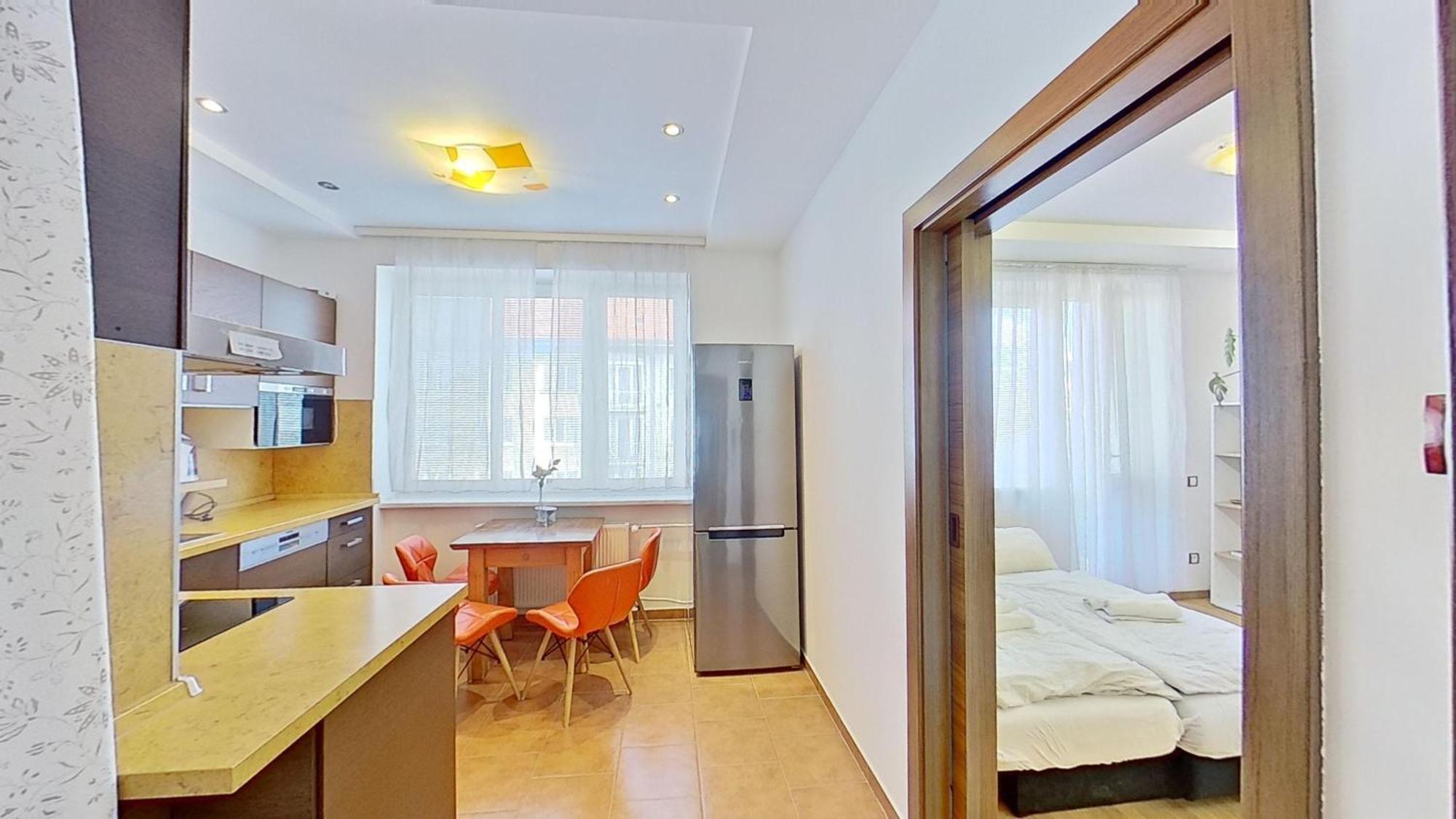 2Br Apt With Free Garage Parking, Close To The Historic Centre Братислава Екстер'єр фото